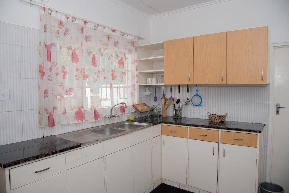 Spendwise Lodge And Apartments 6/50