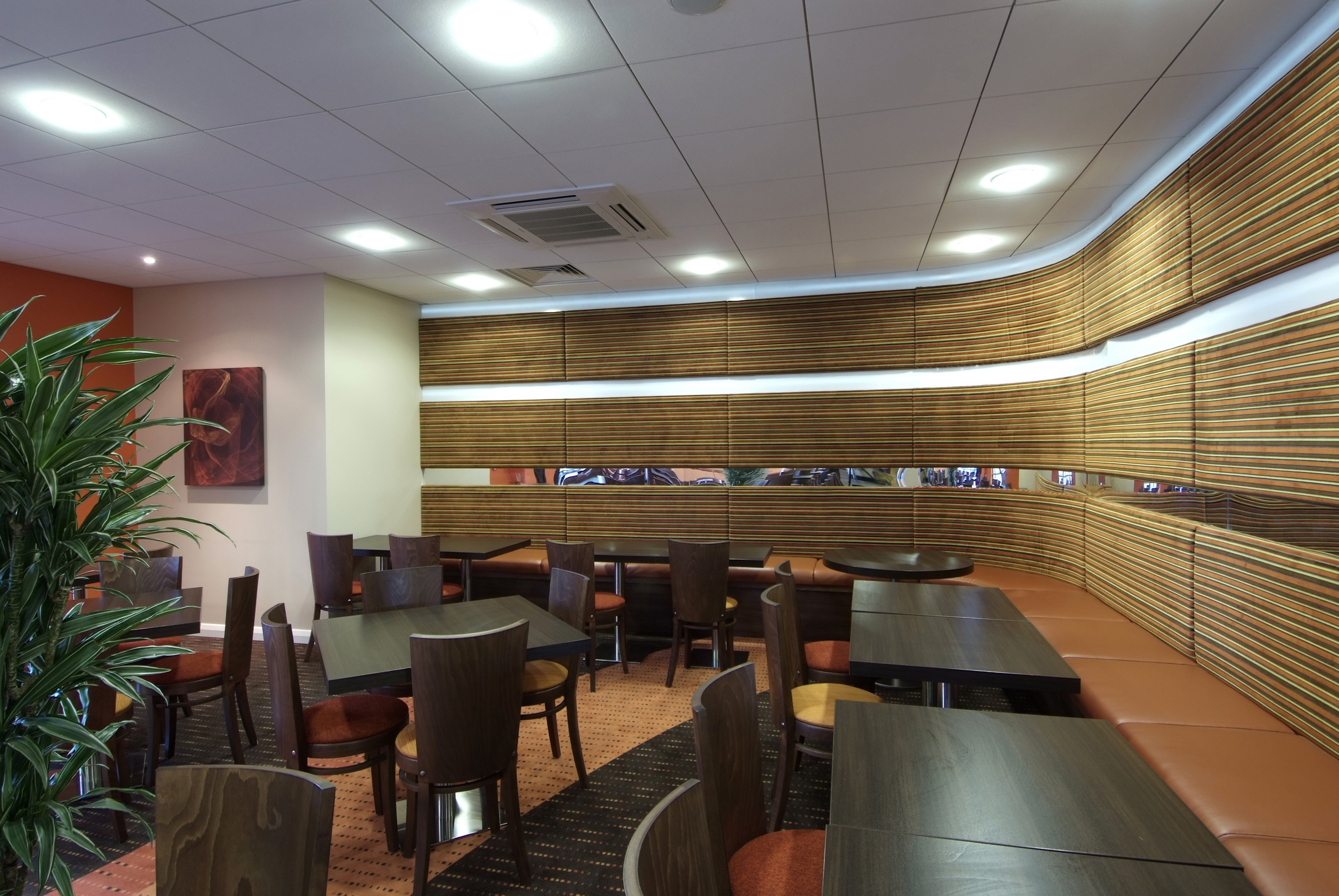 Holiday Inn Express Slough 11/16