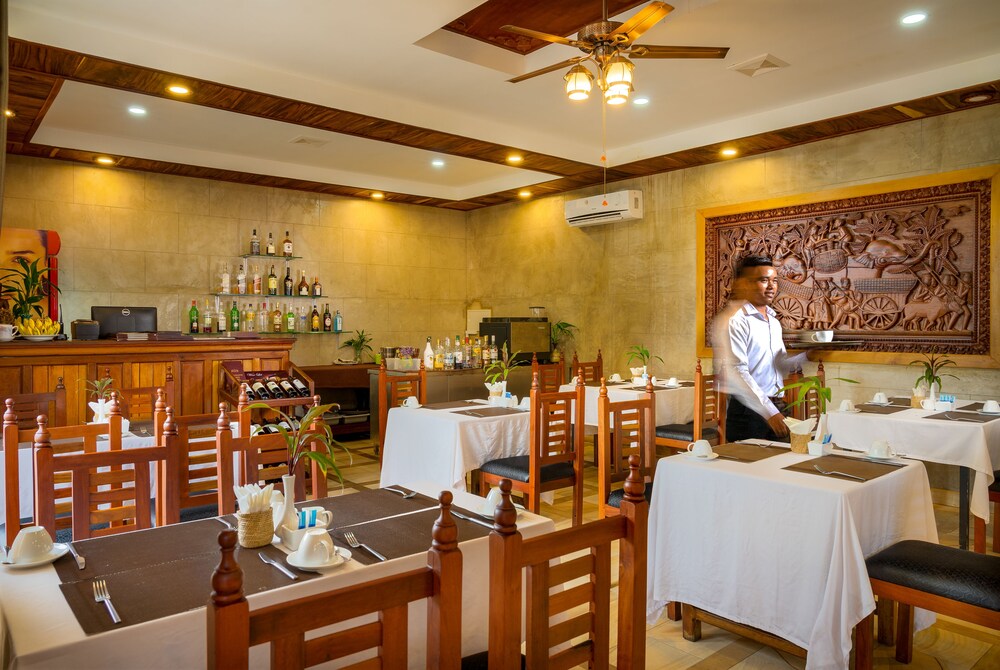 MODEL ANGKOR RESORT AND RESIDENCE 47/50