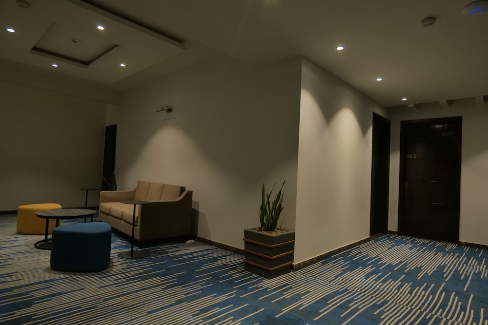 Xefan Hotel and Suites 32/59
