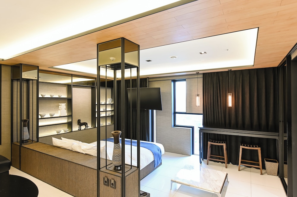 Hotel The Designers LYJ Gangnam Premier 63/64
