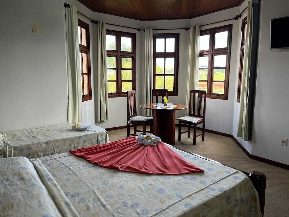 Tower, Suite, Double and Twin Beds، Chateau Palace Hotel 6/9
