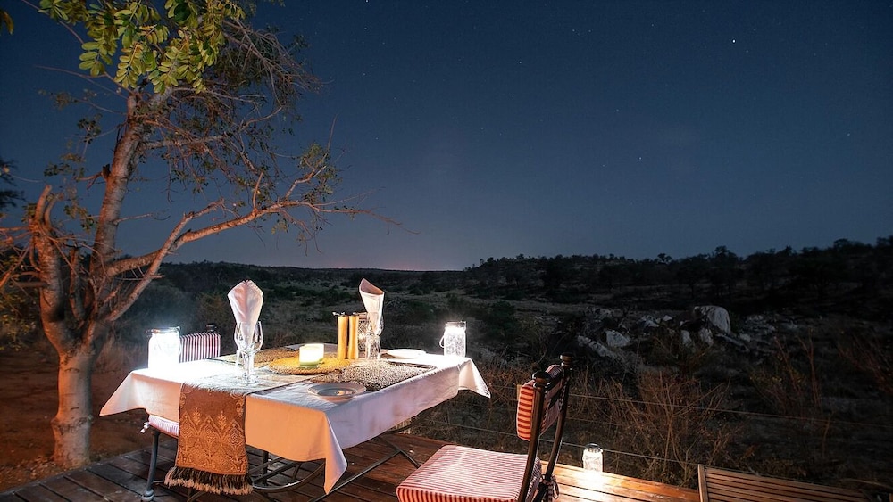 Ivory Wilderness River Rock Lodge 20/24