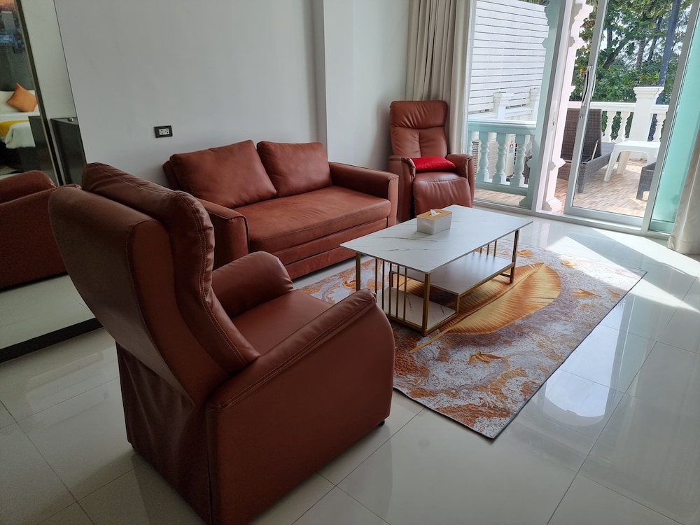 MODERN LIVING HOTEL 26/45