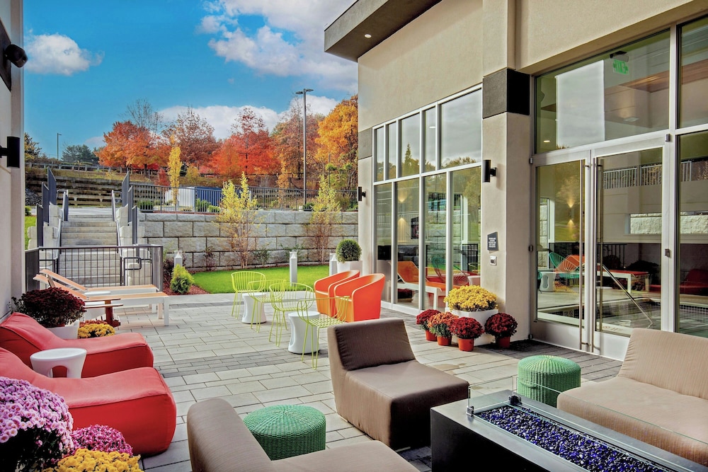 Aloft Framingham 51/59