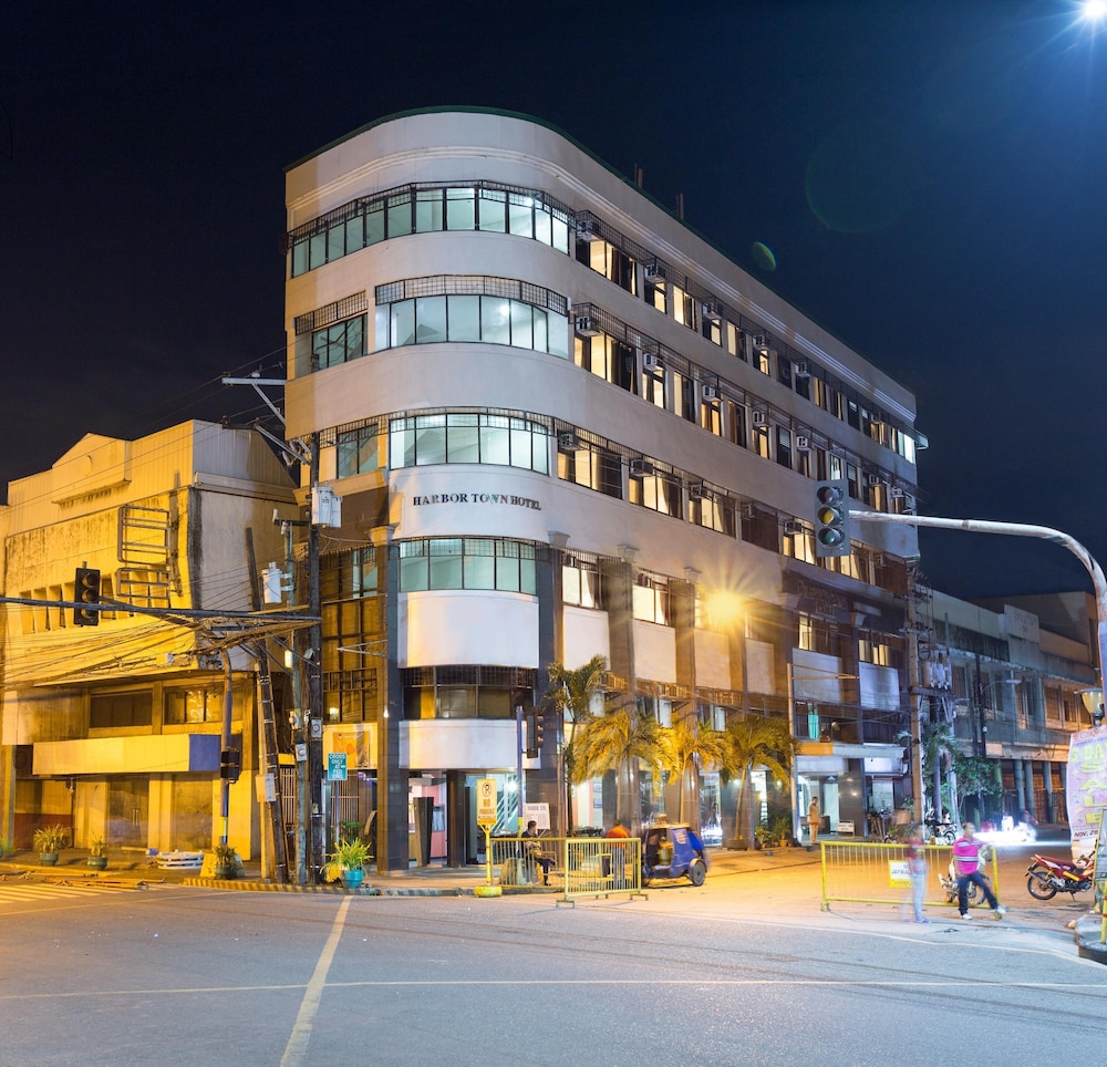 Harbor Town Hotel 46/50