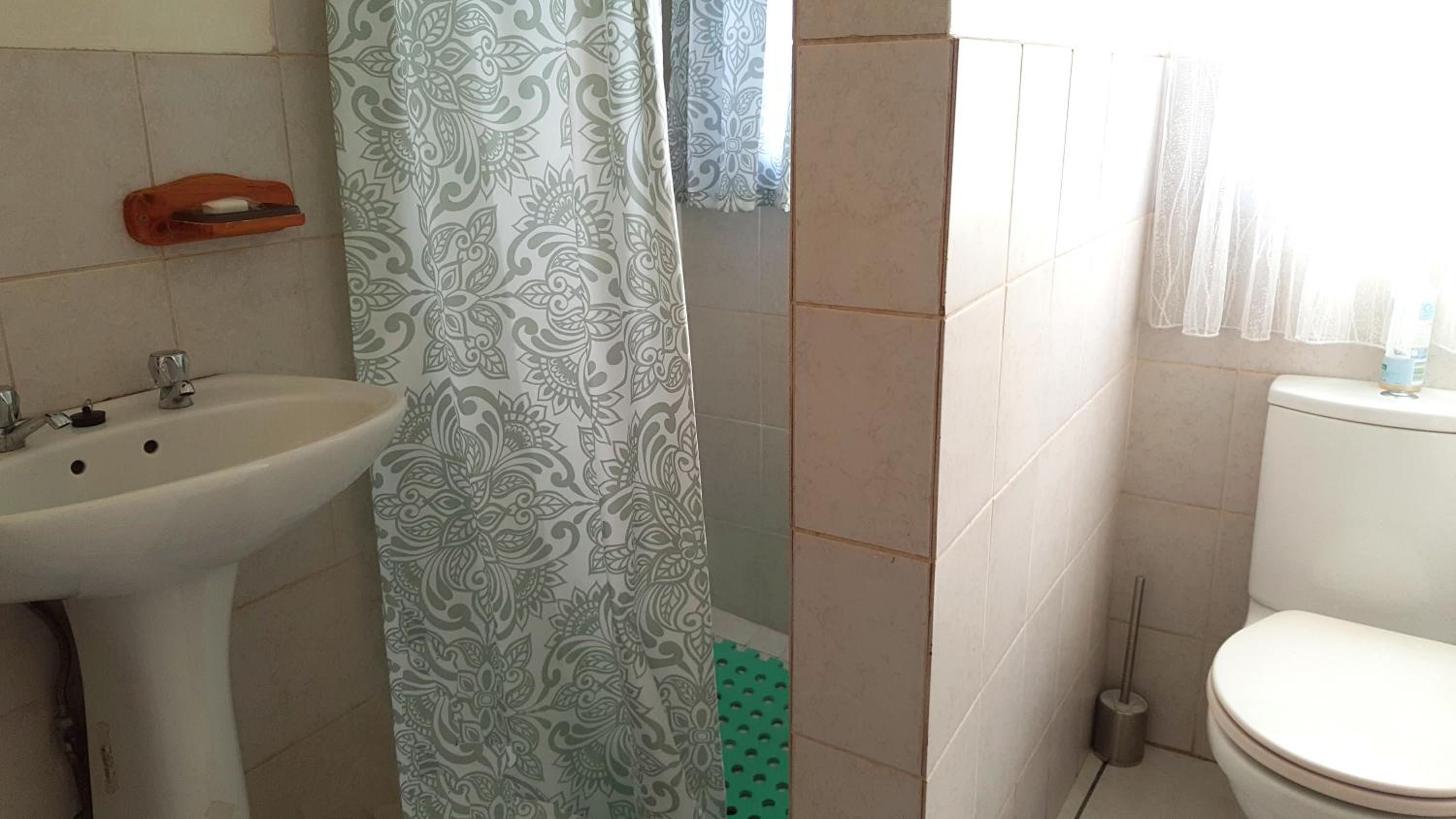 Sunshine Self Catering 74/78