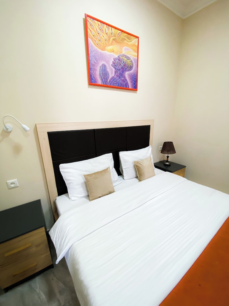 Alex Hotel 42/70