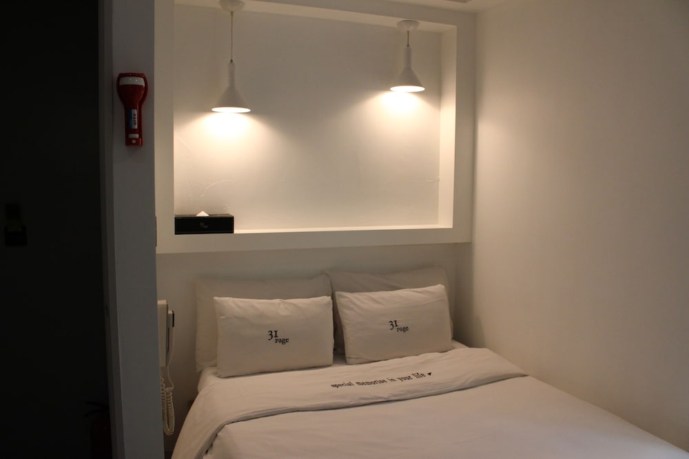 STANDARD, DOUBLE BED, BATHTUB