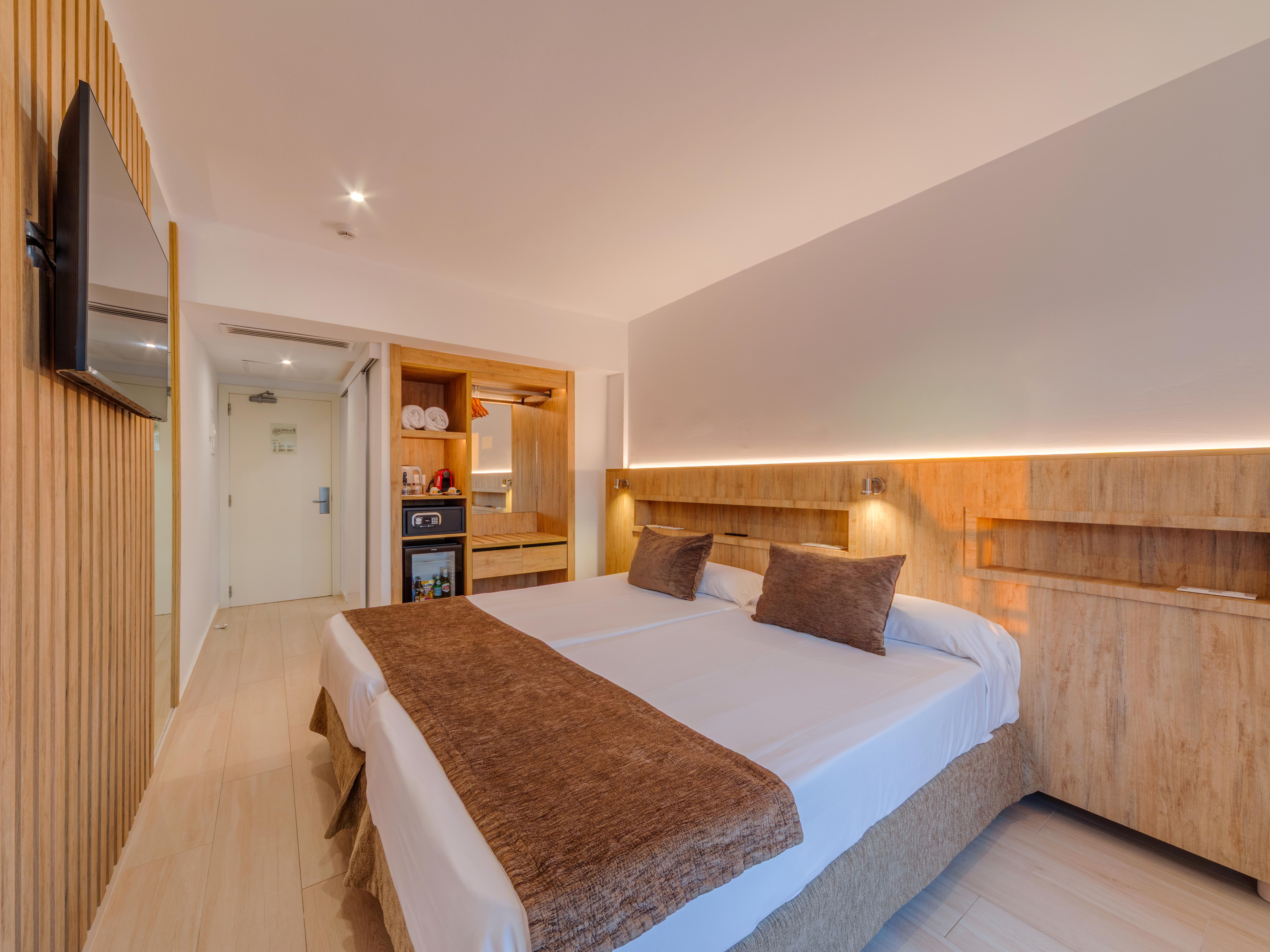 Superior, Double Bed, Sea View, Balcony or Terrace