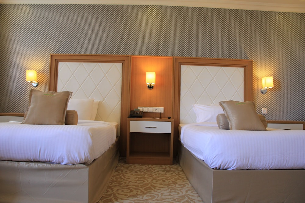 Momona Hotel 16/64