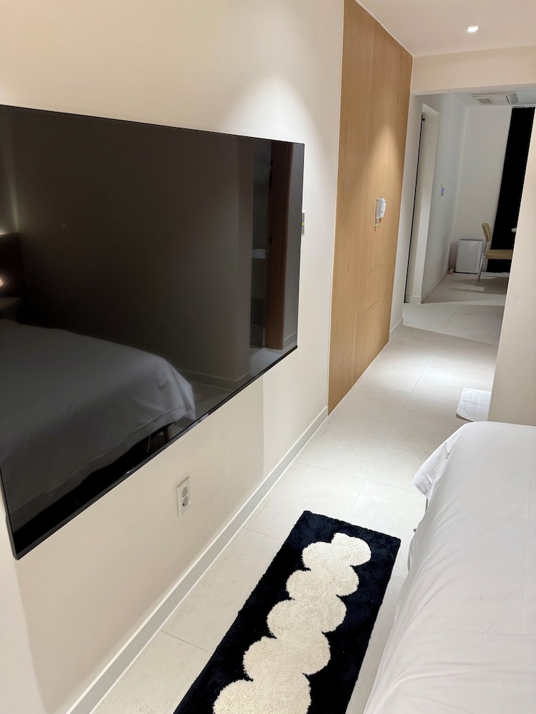 PRESIDENTIAL, SUITE