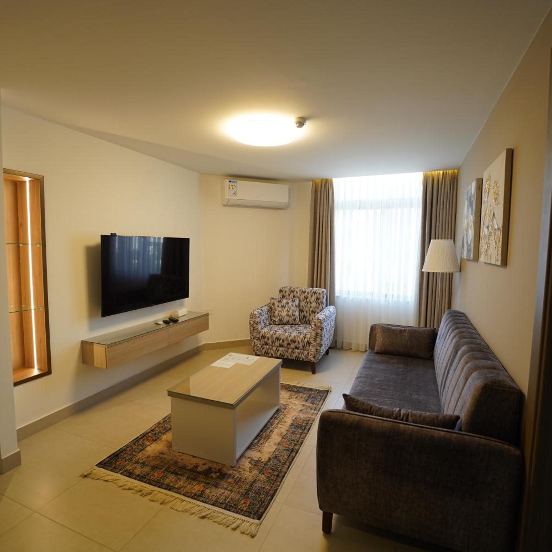 Red Carpet Suites 47/65