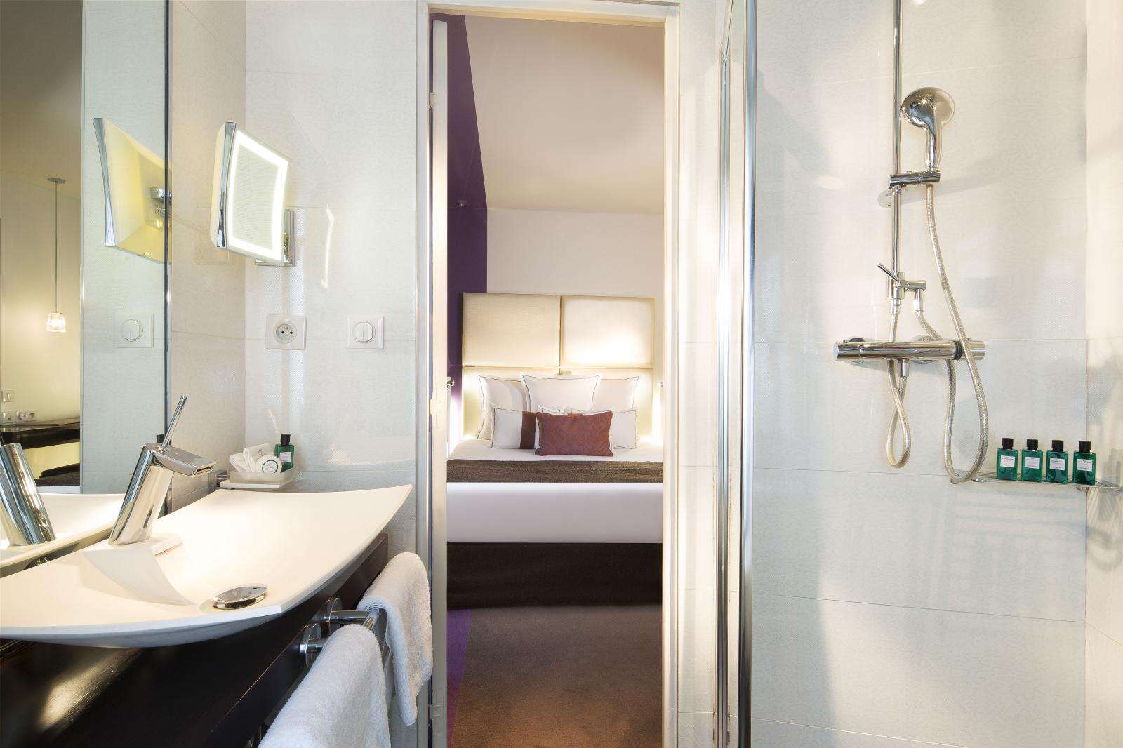 غرفة كلاسيكية ثلاثية بسرير كينج، Grand Hotel Saint Michel 3/3