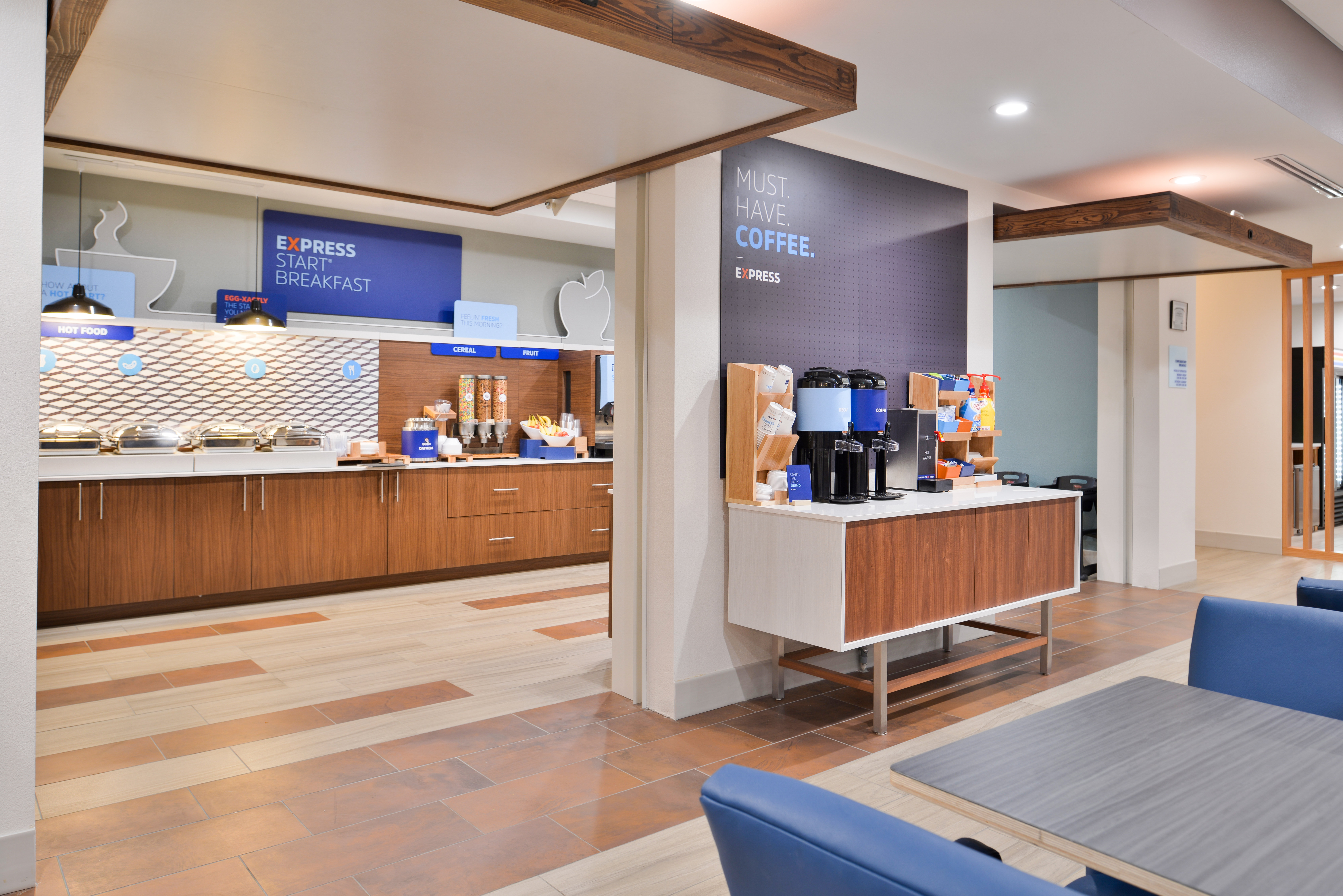 HOLIDAY INN EXPRESS EARLY 14/34