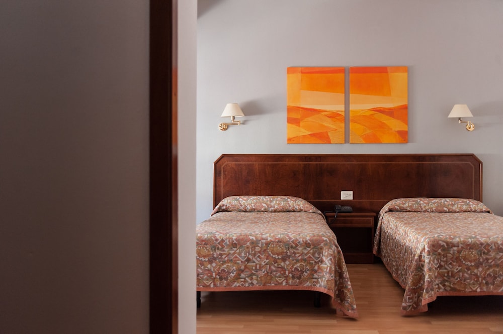 HOTEL UNZAGA PLAZA 29/63