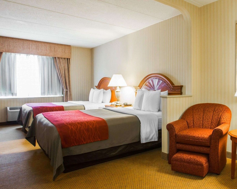 Comfort Inn & Suites Hawthorne NY 19/72