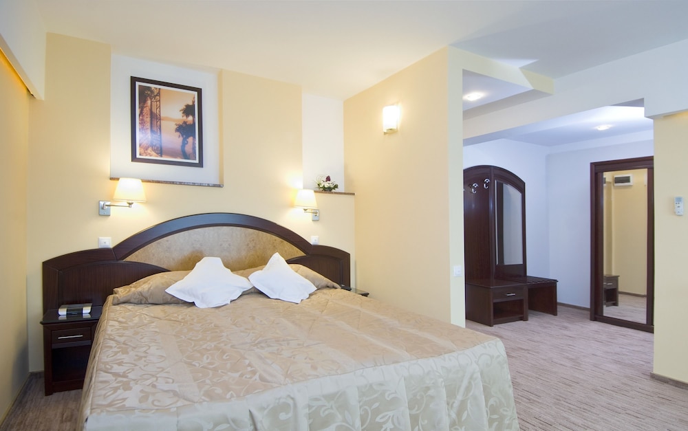 Hotel Ambient 24/64