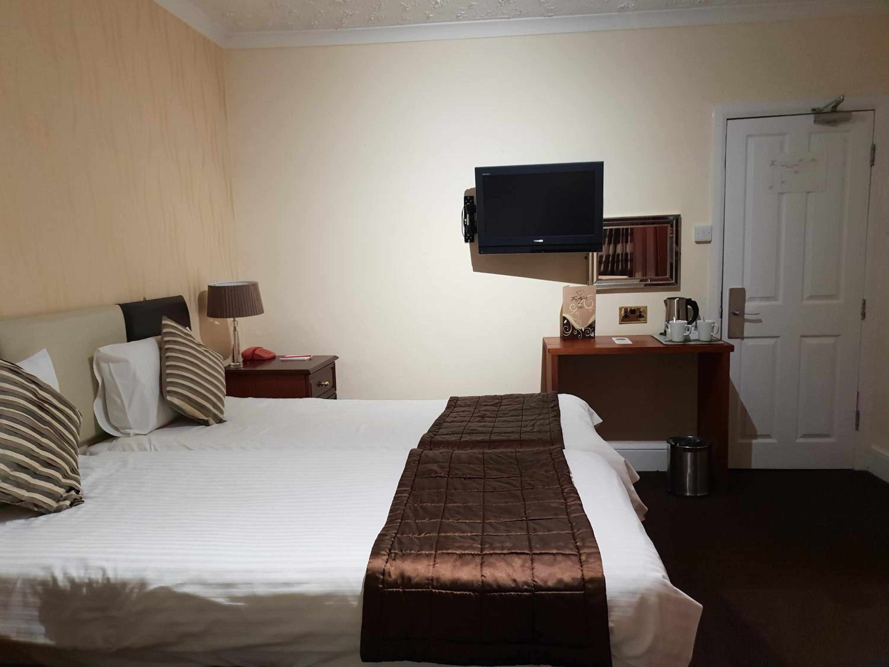 Ascot Hotel 31/50