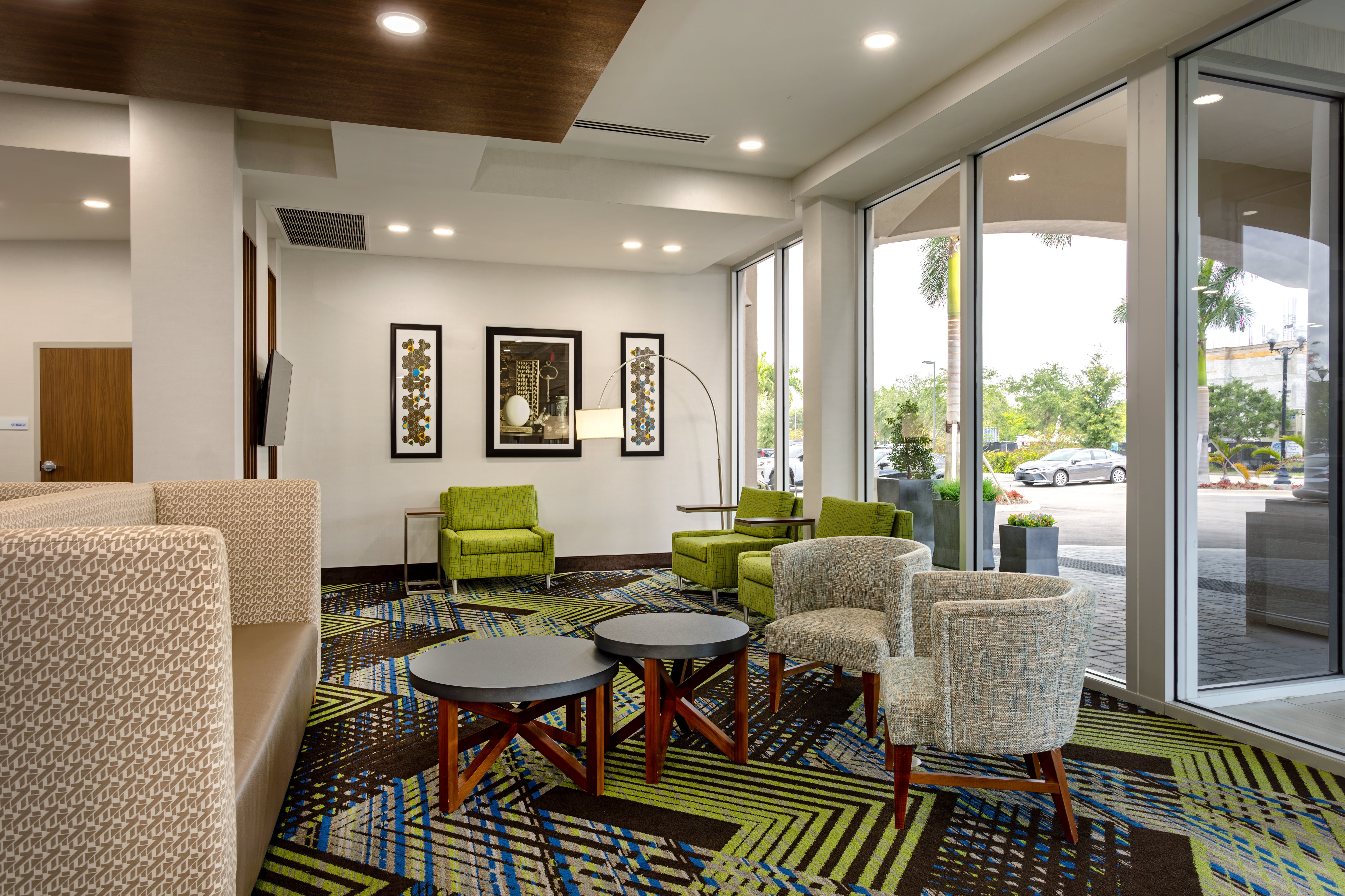 Holiday Inn Express & Suites Miramar 37/71