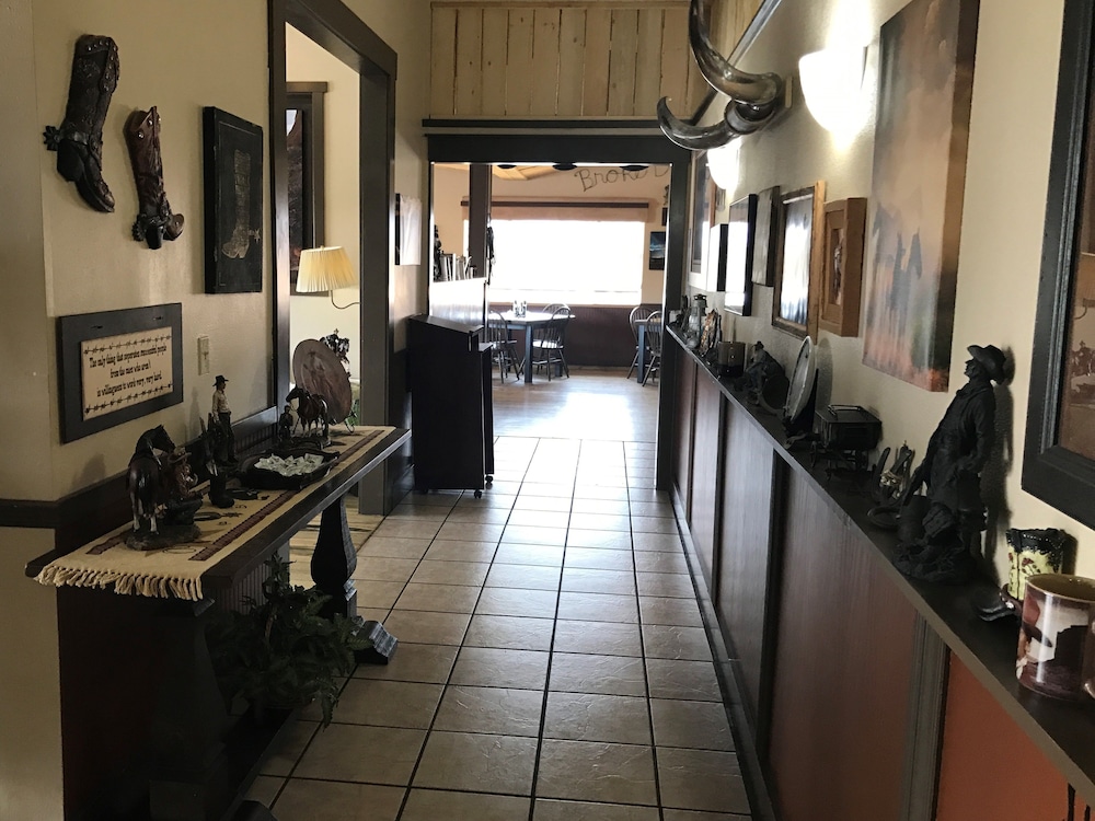Broken Spur Inn And Steakhouse 9/72