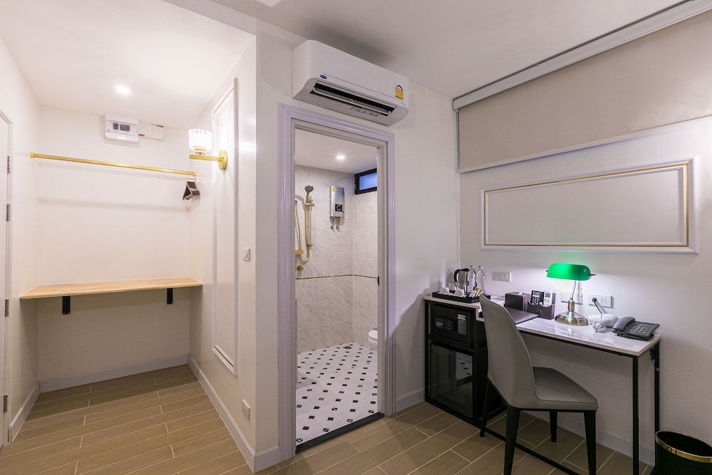 Rose Apple Hotel 40/40