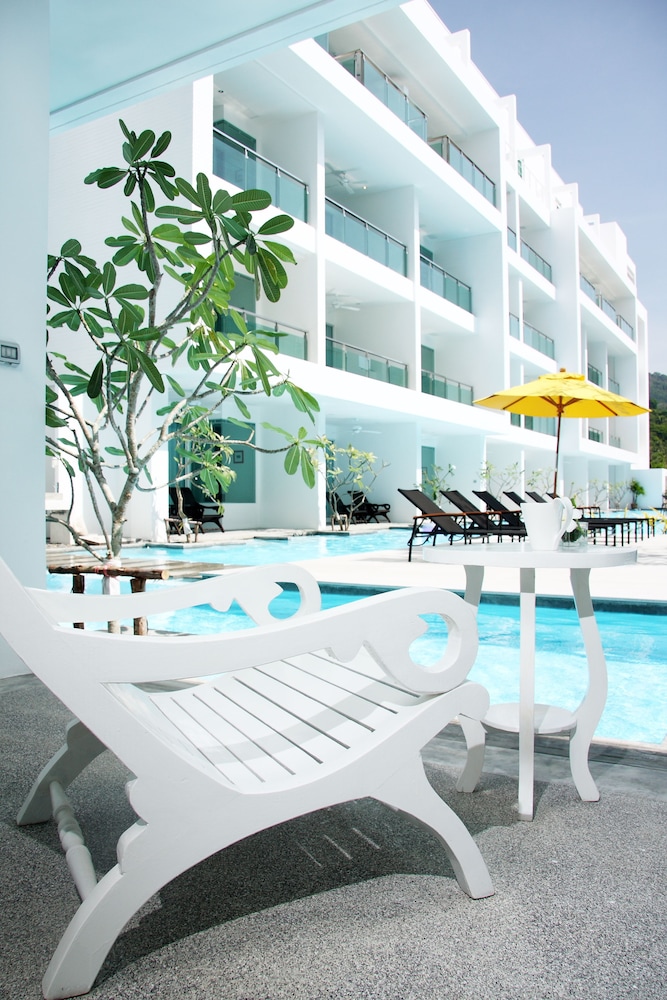 The Old Phuket Karon Beach Resort 16/85