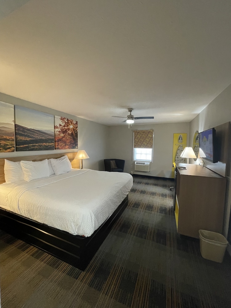 Days Inn by Wyndham Holladay 20/50