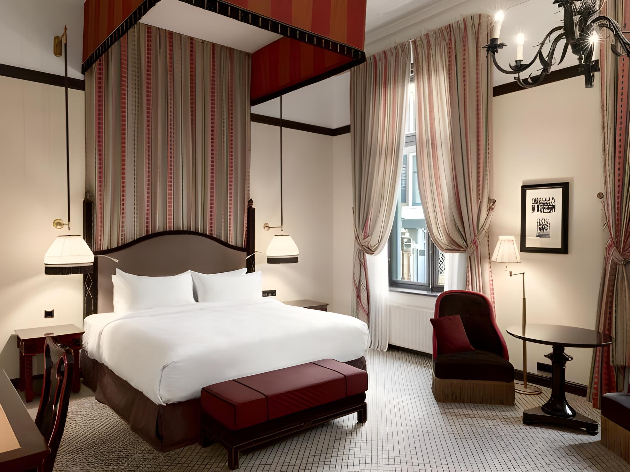 Deluxe, Double Bed