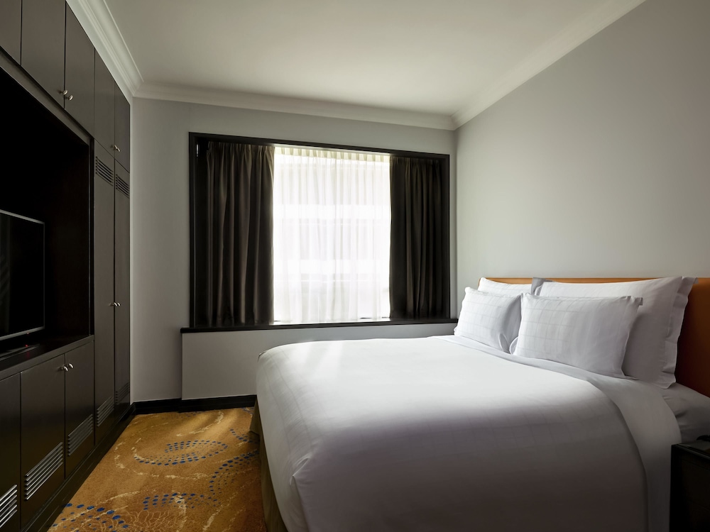 Pullman Kuala Lumpur City Centre Hotel and Residences 9/75