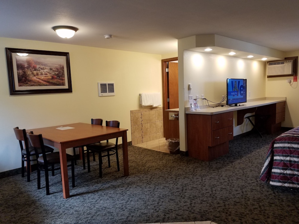 Black Hawk Motel 30/50