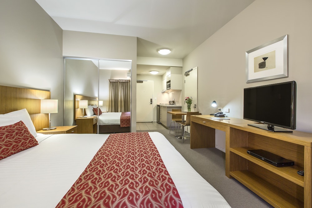 Gladstone Downtown Central Apartment Hotel 14/48