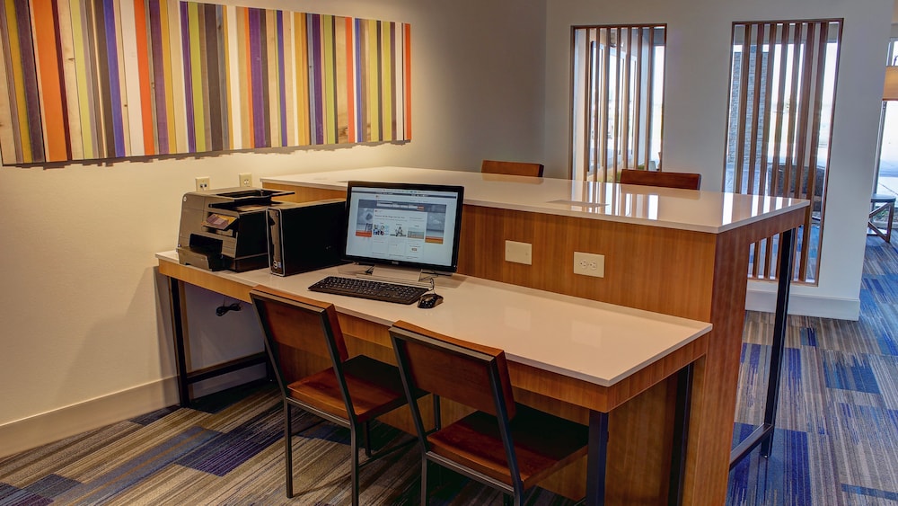 Holiday Inn Express And Suites Spencer 50/53