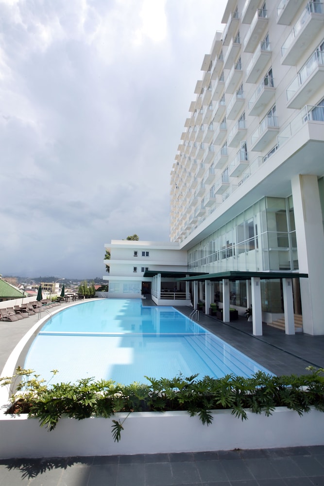 Sintesa Peninsula Hotel 4/40