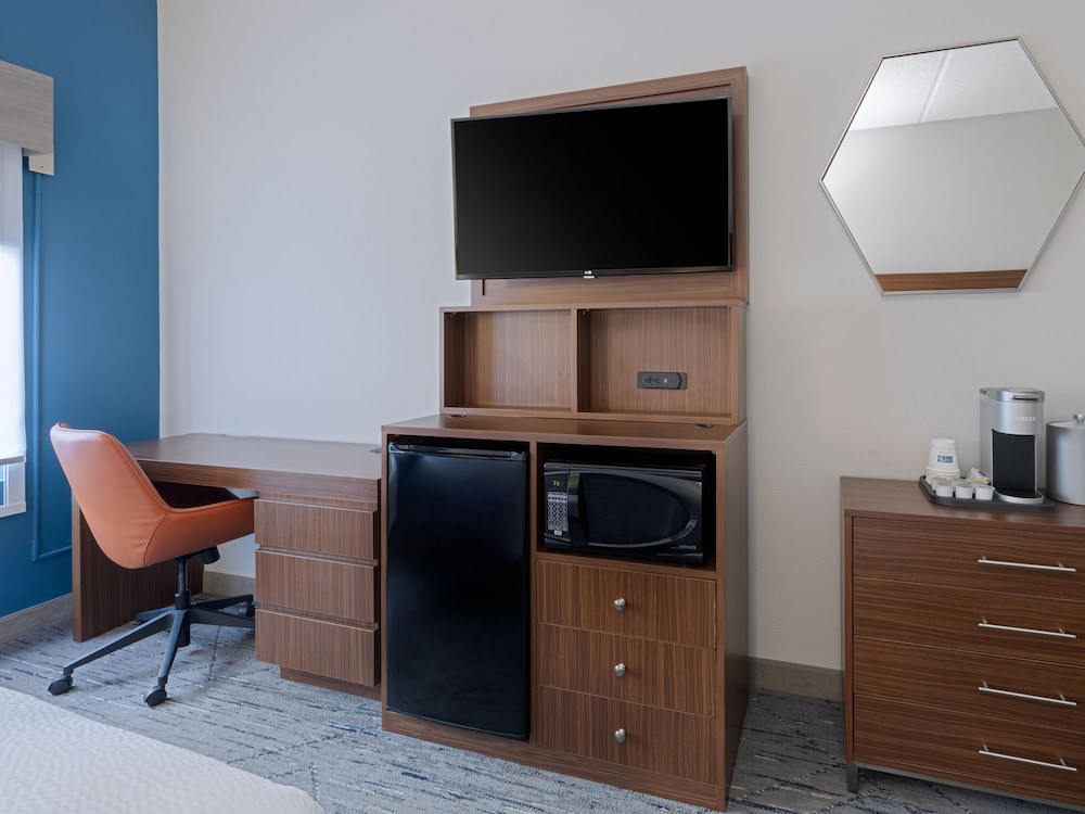 Holiday Inn Express Suites Augusta West Ft Gordon Area 65/69