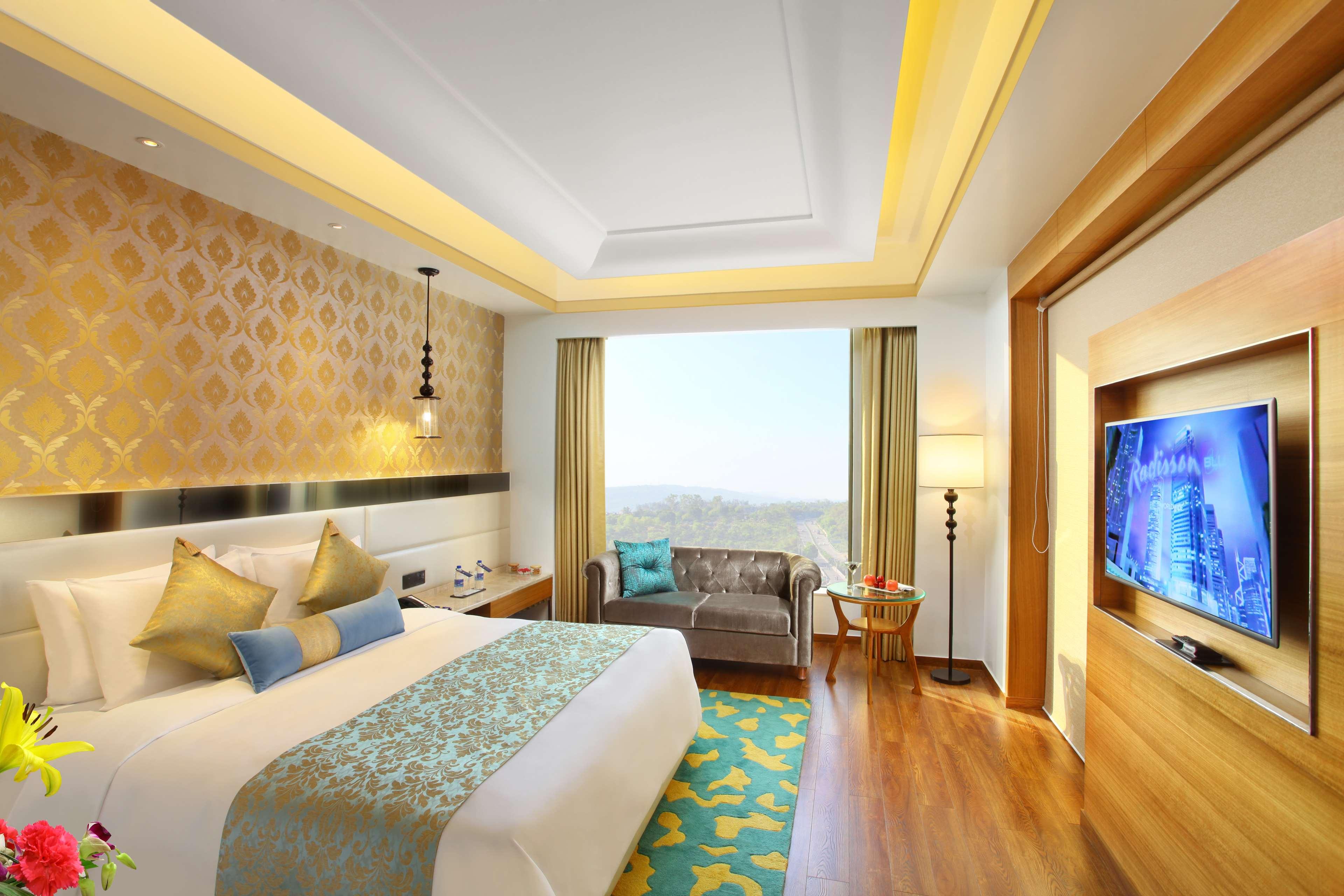 Executive, Suite