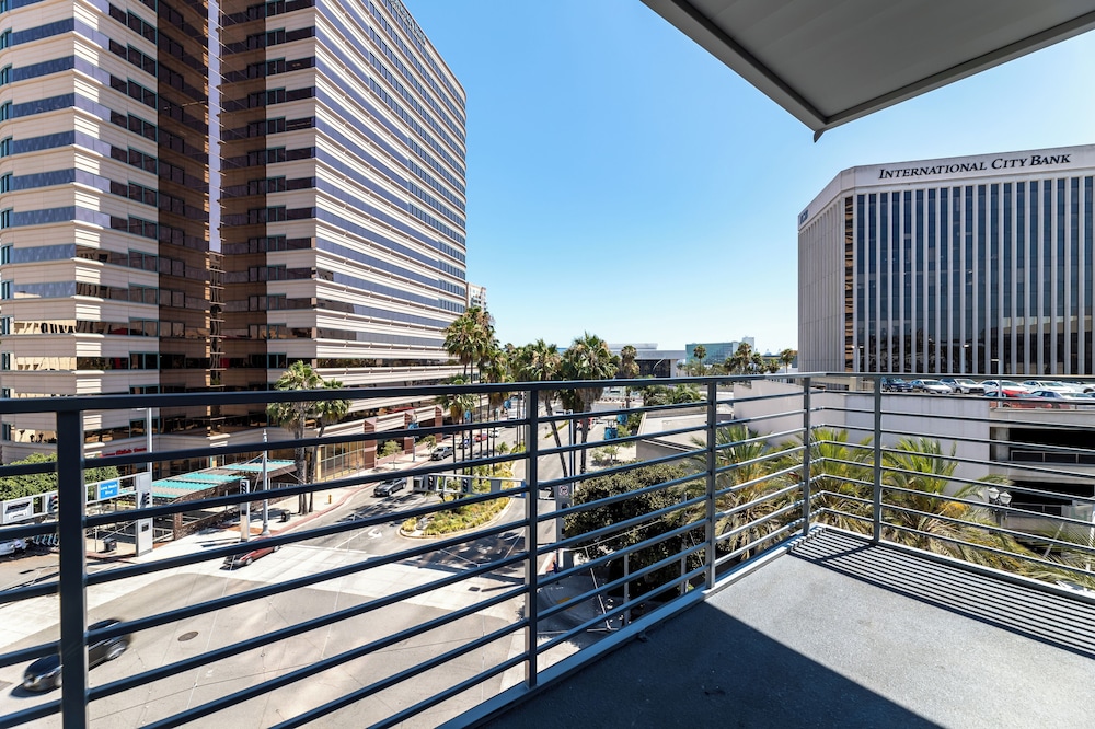 Hotel Mai Downtown Long Beach 49/60