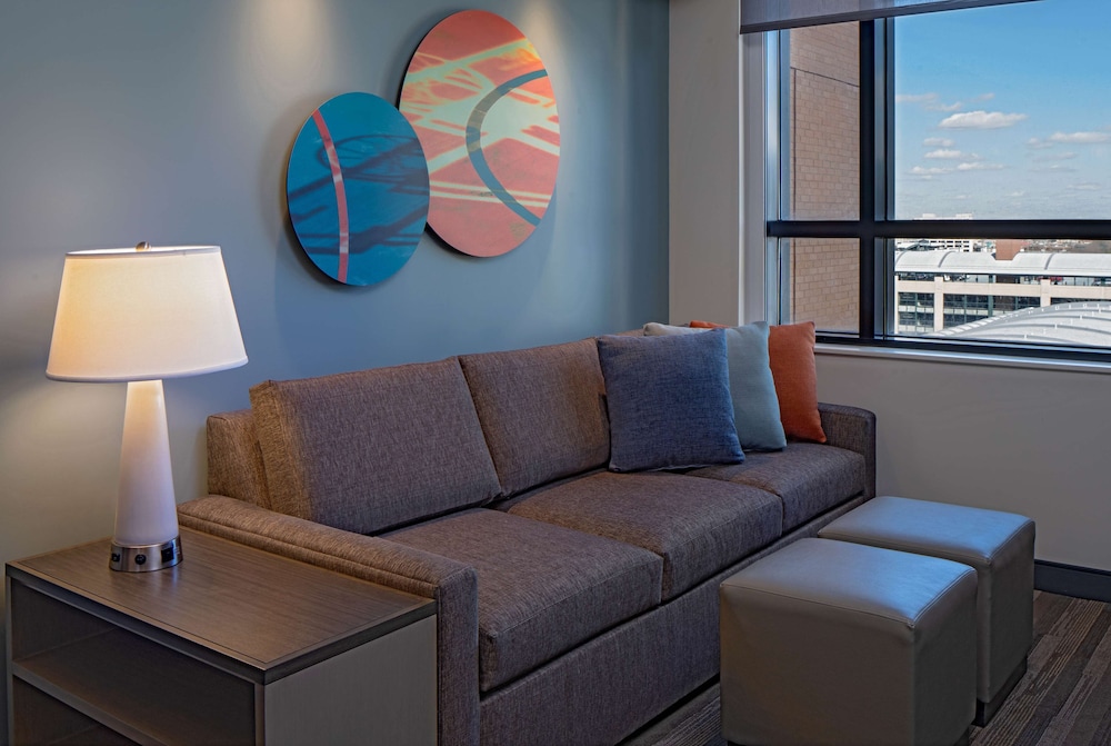 Hyatt House Indianapolis Downtown 33/70