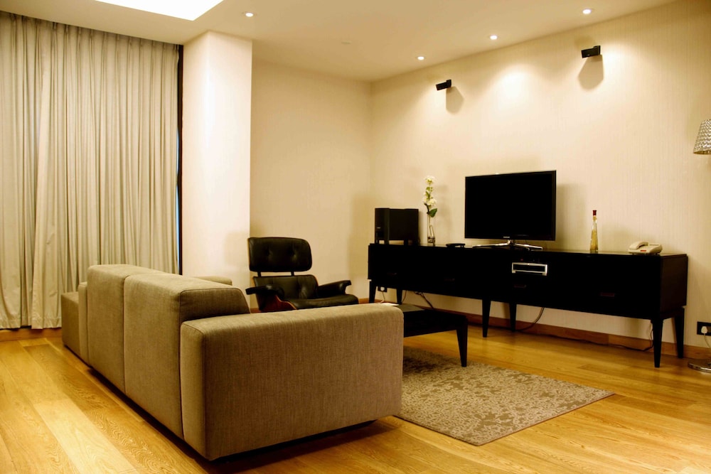 IIDL Suites 26/39