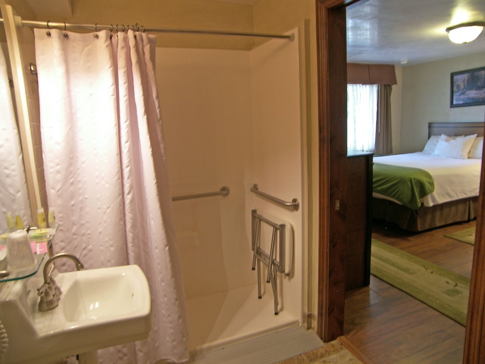 Backcountry Inn 22/24