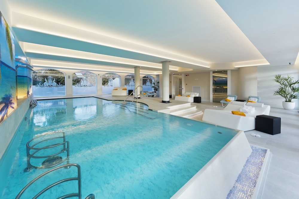 Vip's Motel Luxury Accommodation & Spa 30/72