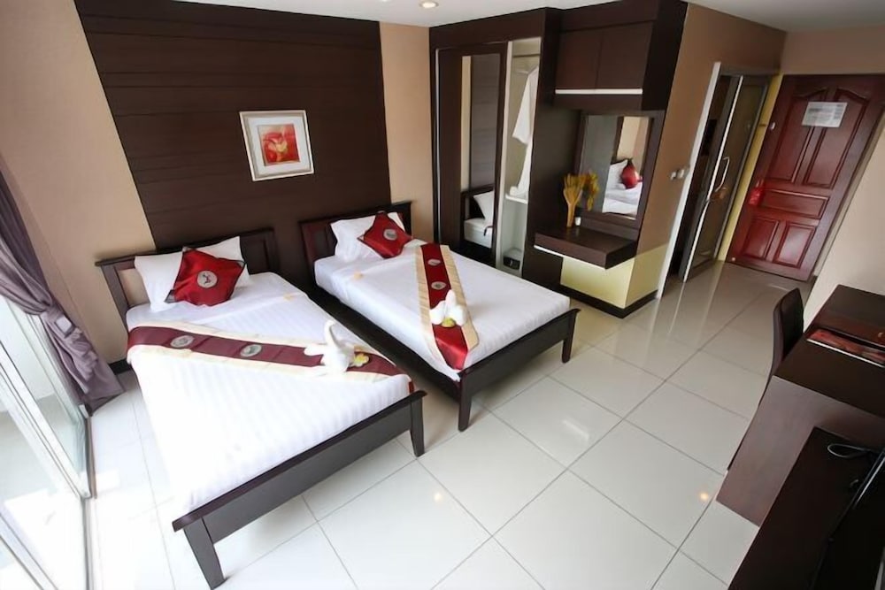 Valhalla Hotel Pattaya 16/75