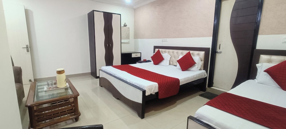 Hotel Jigyasa Palace 8/32