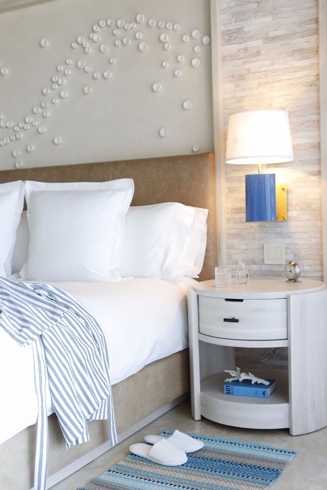 Chileno Bay Resort And Residences 7/76