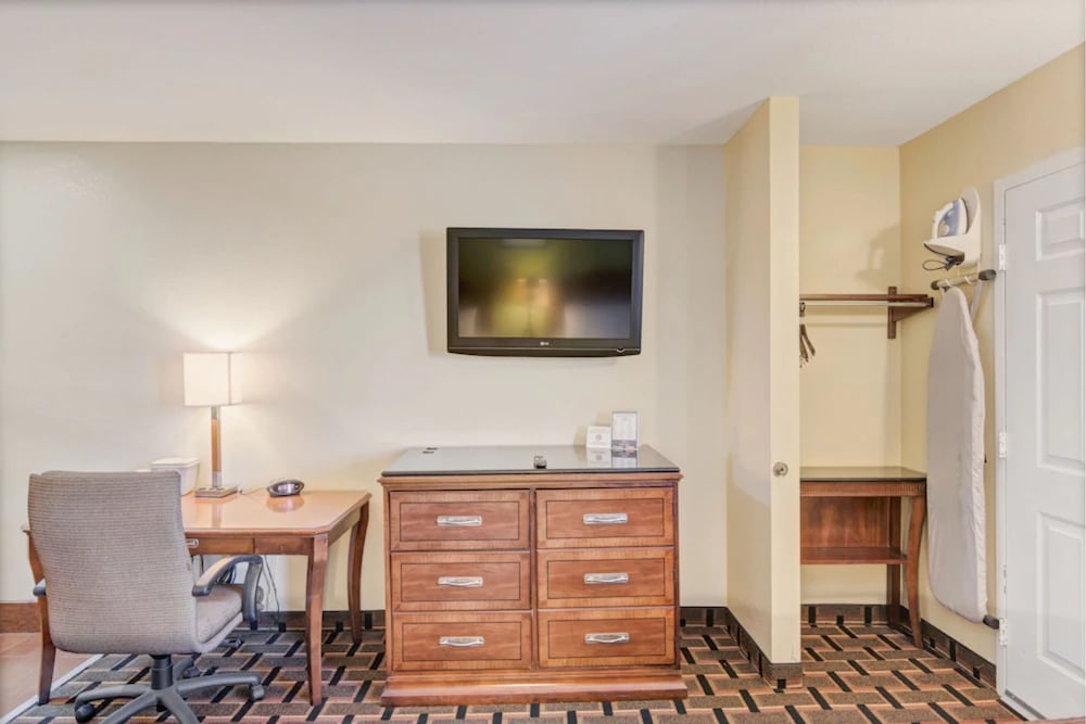 Savannah Garden Hotel 34/41