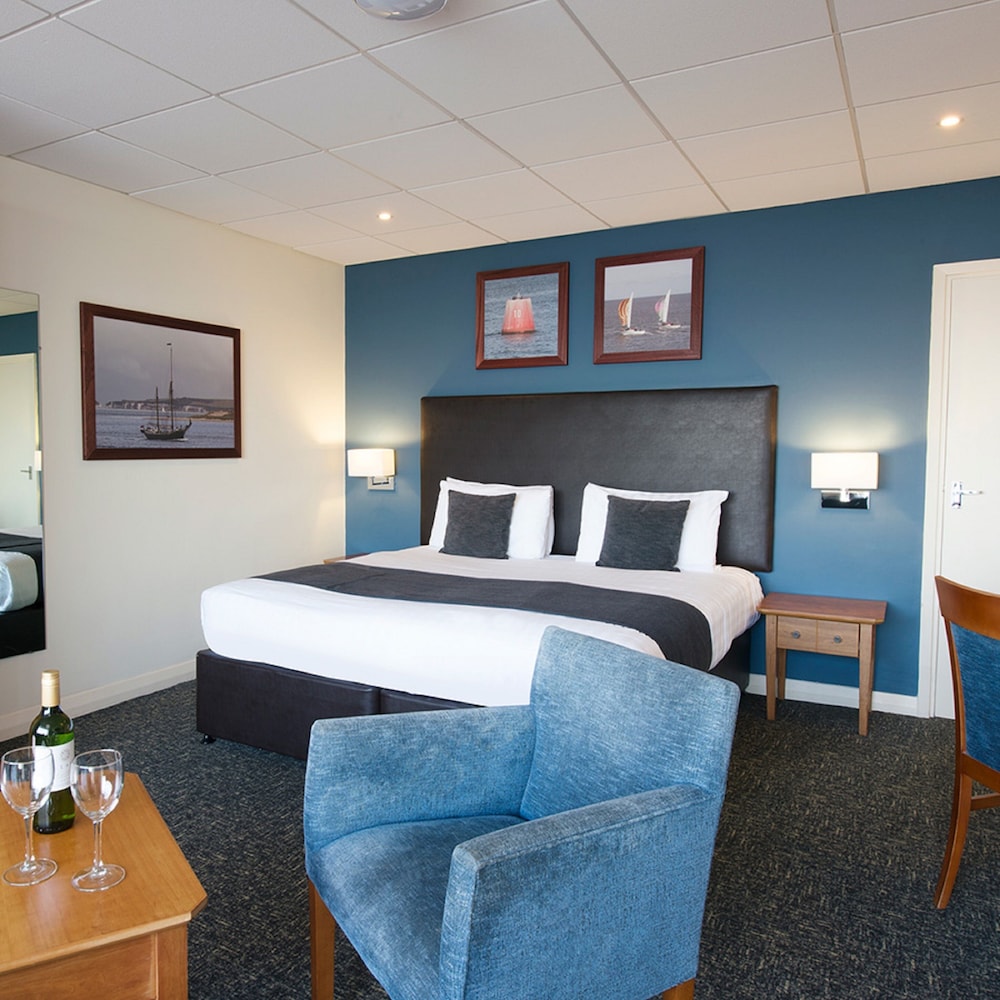 Sandbanks Hotel 35/61