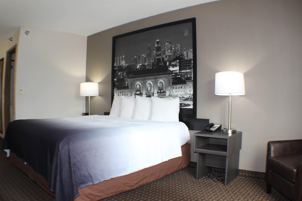 Super 8 by Wyndham Gardner 27/47