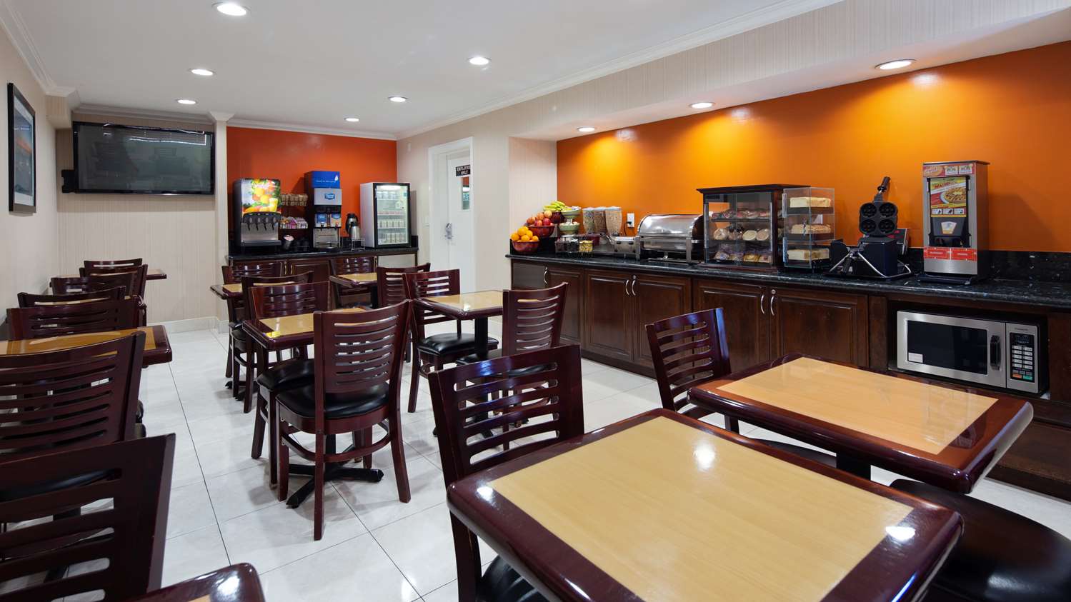 Best Western Pasadena Inn 26/35