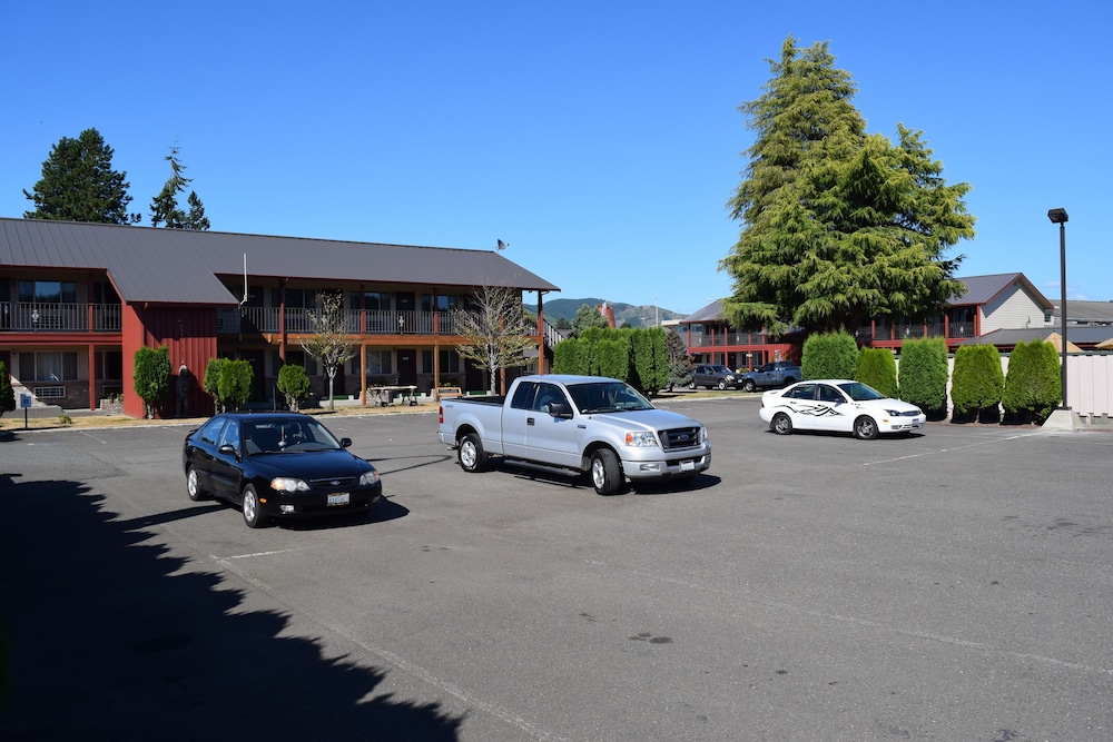 Forks Motel 38/50