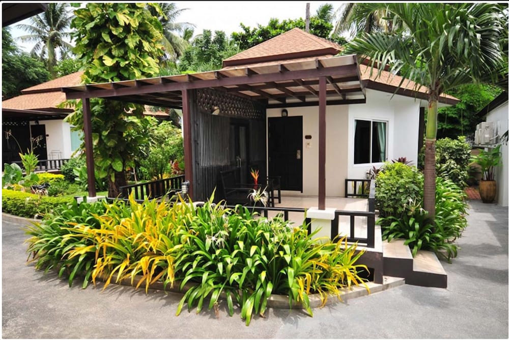 Chaweng Cove Beach Resort 64/72